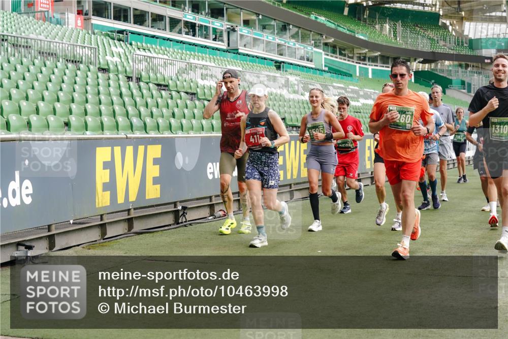 13.09.2026 - 21. swb-Marathon Bremen Michael Burmester http://msf.ph/oto/10463998 13.09.2026 12:56:05 Laufen im Stadion 201, 205, 307, 388, 411, 431, 465, 495, 655, 769, 854, 876, 913, 926, 948, 1058, 1130, 1197, 1390, 1537, 1599, 1601, 1645, 1750, 1972, 2001, 2040, 2122, 2125, 2234, 2251, 2260, 2319, 2383, 2390, 2473, 2474, 2535, 2604, 2634, 2671, 2733, 2761, 2812, 2922, 2948, 3057, 3119, 3134, 3175, 3192, 3202, 3241, 3246, 3290, 3346, 3348, 3356, 3411, 3458, 3508, 3706, 3716, 3813, 3836, 4135, 4137, 4171, 4413, 4455, 4479, 4733, 5277, 5430, 5530, 6106, 2498, 3085 meine-sportfotos.de