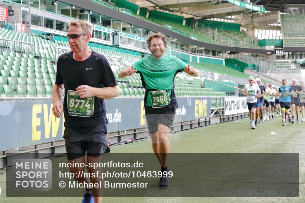 13.09.2026 - 21. swb-Marathon Bremen Michael Burmester http://msf.ph/oto/10463999 13.09.2026 13:12:52 Laufen im Stadion 118, 183, 270, 278, 349, 514, 576, 600, 695, 702, 703, 843, 933, 950, 1005, 1113, 1143, 1226, 1286, 1334, 1426, 1435, 1596, 1641, 1849, 1851, 1936, 1991, 2005, 2079, 2248, 2264, 2281, 2336, 2353, 2375, 2377, 2398, 2426, 2439, 2461, 2478, 2505, 2612, 2659, 2665, 2673, 2684, 2765, 2773, 2792, 2804, 2815, 2816, 2822, 2850, 2860, 2884, 2895, 2907, 2921, 2963, 2966, 2972, 2975, 2976, 3016, 3027, 3079, 3082, 3143, 3155, 3253, 3277, 3293, 3308, 3313, 3328, 3349, 3434 meine-sportfotos.de