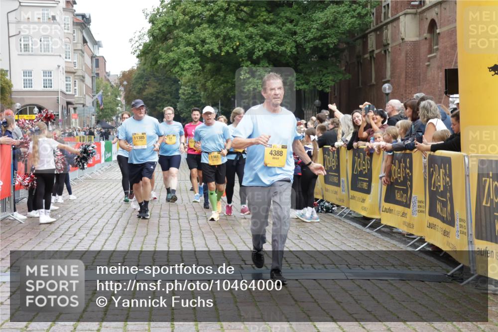 13.09.2026 - Kiel Lauf Yannick Fuchs http://msf.ph/oto/10464000 13.09.2026 09:56:08 Ziel 50, 51, 1176, 1961, 3228, 3229, 4388, 6172, 6515, 8832, 10248, 10267, 10787, 11357, 11385, 11790, 11886, 12735, 12736, 12752, 1176, 1589, 2227, 4121, 4174, 5056, 5986, 7087, 7846, 8248, 8408, 8521, 8976, 9226, 9399, 9741, 10267, 11886, 11962, 11970, 12142, 12261, 12463, 791, 2949, 5940, 6968, 9115, 12037, 2061, 5824, 7846, 8408, 11421 meine-sportfotos.de
