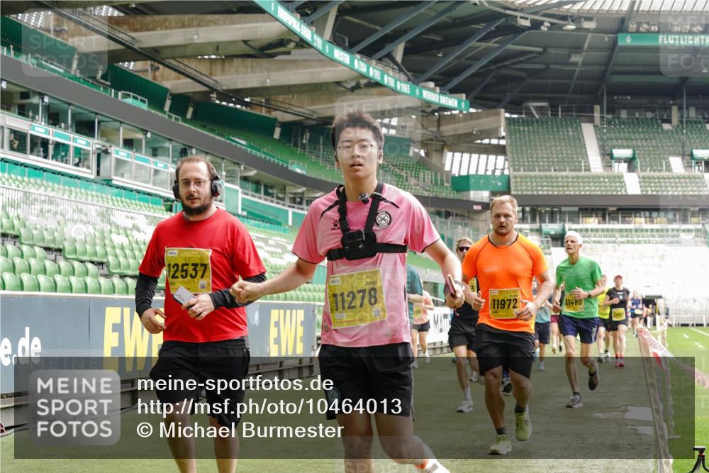 13.09.2026 - 21. swb-Marathon Bremen Michael Burmester http://msf.ph/oto/10464013 13.09.2026 10:35:04 Laufen im Stadion 10018, 10093, 10144, 10147, 10157, 10173, 10175, 10177, 10181, 10182, 10185, 10195, 10240, 10245, 10254, 10297, 10309, 10355, 10356, 10357, 10367, 10368, 10369, 10377, 10409, 10415, 10427, 10428, 10460, 10477, 10485, 10492, 10528, 10559, 10604, 10617, 10636, 10639, 10668, 10669, 10677, 10691, 10699, 10700, 10715, 10772, 10787, 10828, 10857, 10914, 10928, 11126, 11162, 11343, 11803, 11965, 10146, 10222 meine-sportfotos.de