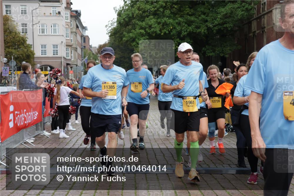 13.09.2026 - Kiel Lauf Yannick Fuchs http://msf.ph/oto/10464014 13.09.2026 09:56:12 Ziel 50, 51, 1961, 3228, 3229, 4388, 6172, 6515, 8832, 10787, 11357, 11385, 11790, 12735, 12736, 12752, 1176, 1589, 2227, 4121, 4174, 5056, 5986, 7087, 8248, 8521, 8976, 9226, 9399, 9741, 10248, 10267, 11886, 11962, 11970, 12142, 12261, 12463, 791, 2949, 5654, 5940, 6968, 8102, 9115, 10230, 12037, 5986, 7087, 7846, 8408, 11962, 11970, 12261 meine-sportfotos.de
