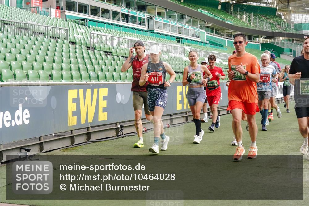 13.09.2026 - 21. swb-Marathon Bremen Michael Burmester http://msf.ph/oto/10464028 13.09.2026 12:56:05 Laufen im Stadion 201, 205, 307, 388, 411, 431, 465, 495, 655, 769, 854, 876, 913, 926, 948, 1058, 1130, 1197, 1390, 1537, 1599, 1601, 1645, 1750, 1972, 2001, 2040, 2122, 2125, 2234, 2251, 2260, 2319, 2383, 2390, 2473, 2474, 2535, 2604, 2634, 2671, 2733, 2761, 2812, 2922, 2948, 3057, 3119, 3134, 3175, 3192, 3202, 3241, 3246, 3290, 3346, 3348, 3356, 3411, 3458, 3508, 3706, 3716, 3813, 3836, 4135, 4137, 4171, 4413, 4455, 4479, 4733, 5277, 5430, 5530, 6106, 2498, 3085 meine-sportfotos.de