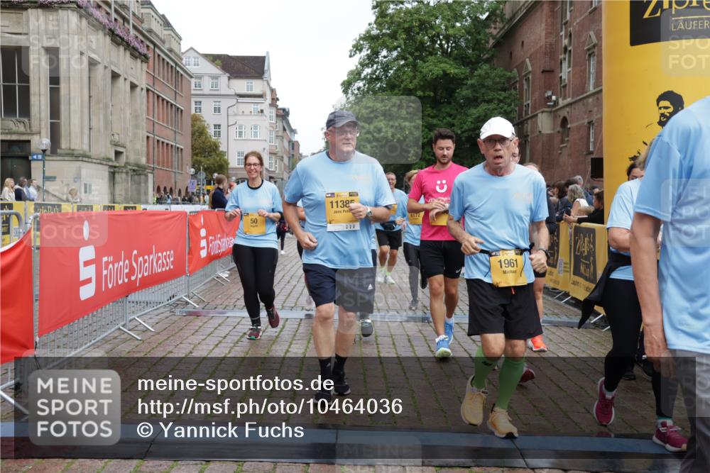 13.09.2026 - Kiel Lauf Yannick Fuchs http://msf.ph/oto/10464036 13.09.2026 09:56:13 Ziel 50, 51, 1961, 3228, 3229, 4388, 6172, 6515, 8832, 10787, 11357, 11385, 11790, 12735, 12736, 12752, 1176, 1589, 2227, 4121, 4174, 5056, 8248, 8521, 8976, 9226, 9399, 9741, 10248, 10267, 11886, 11962, 11970, 12142, 12261, 12463, 791, 2949, 5654, 5940, 6968, 8102, 9115, 10230, 12037, 5986, 7087, 7846, 8408, 11962, 11970, 12261 meine-sportfotos.de