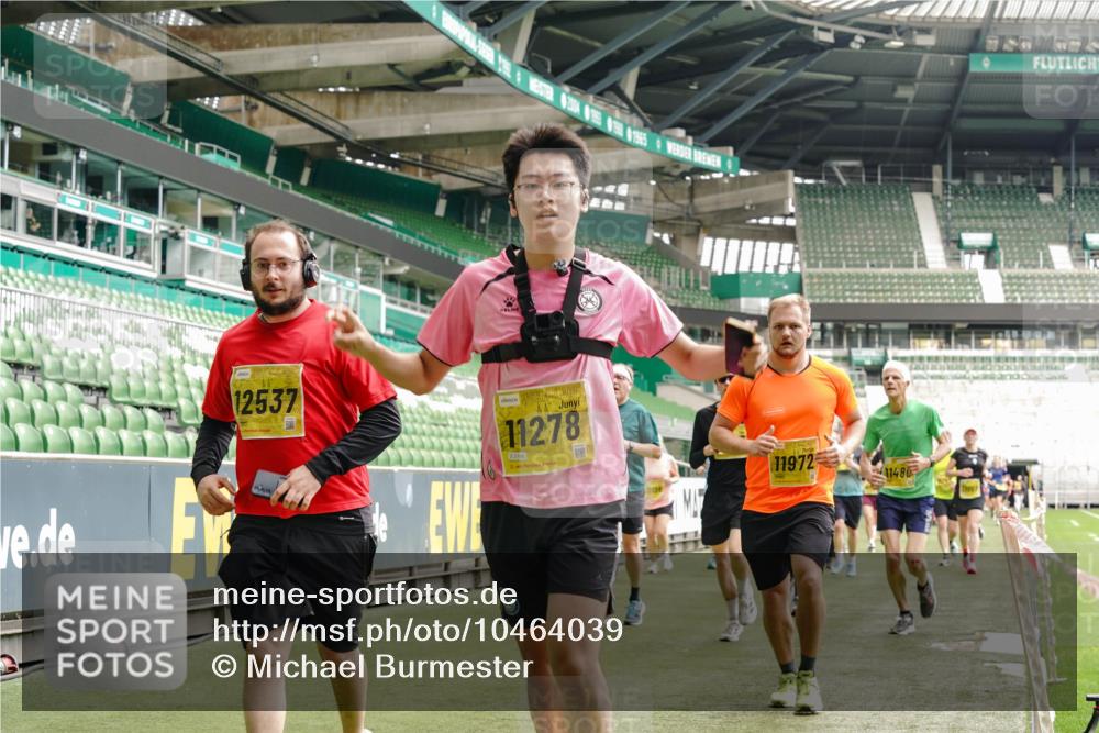 13.09.2026 - 21. swb-Marathon Bremen Michael Burmester http://msf.ph/oto/10464039 13.09.2026 10:35:04 Laufen im Stadion 10018, 10093, 10144, 10147, 10157, 10173, 10175, 10177, 10181, 10182, 10185, 10195, 10240, 10245, 10254, 10297, 10309, 10355, 10356, 10357, 10367, 10368, 10369, 10377, 10409, 10415, 10427, 10428, 10460, 10477, 10485, 10492, 10528, 10559, 10604, 10617, 10636, 10639, 10668, 10669, 10677, 10691, 10699, 10700, 10715, 10772, 10787, 10828, 10857, 10914, 10928, 11126, 11162, 11343, 11803, 11965, 10146, 10222 meine-sportfotos.de