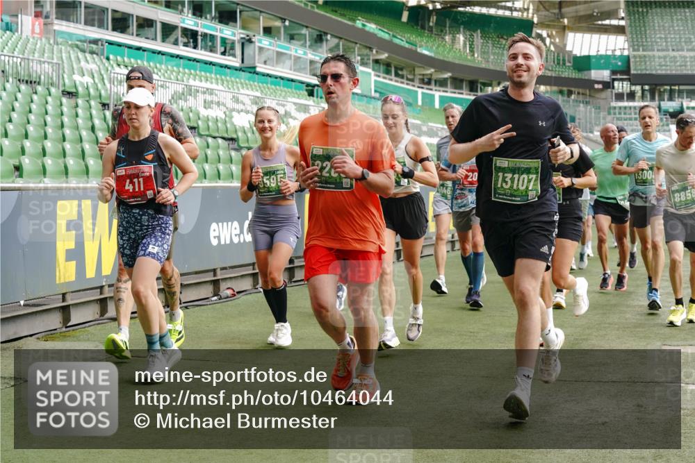 13.09.2026 - 21. swb-Marathon Bremen Michael Burmester http://msf.ph/oto/10464044 13.09.2026 12:56:05 Laufen im Stadion 201, 205, 307, 388, 411, 431, 465, 495, 655, 769, 854, 876, 913, 926, 948, 1058, 1130, 1197, 1390, 1537, 1599, 1601, 1645, 1750, 1972, 2001, 2040, 2122, 2125, 2234, 2251, 2260, 2319, 2383, 2390, 2473, 2474, 2535, 2604, 2634, 2671, 2733, 2761, 2812, 2922, 2948, 3057, 3119, 3134, 3175, 3192, 3202, 3241, 3246, 3290, 3346, 3348, 3356, 3411, 3458, 3508, 3706, 3716, 3813, 3836, 4135, 4137, 4171, 4413, 4455, 4479, 4733, 5277, 5430, 5530, 6106, 2498, 3085 meine-sportfotos.de
