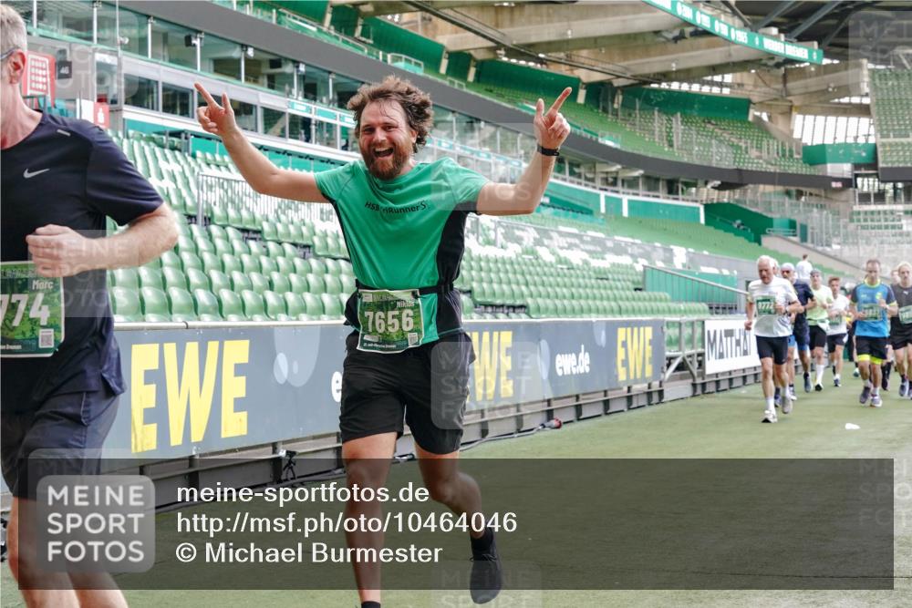 13.09.2026 - 21. swb-Marathon Bremen Michael Burmester http://msf.ph/oto/10464046 13.09.2026 13:12:53 Laufen im Stadion 118, 183, 270, 278, 349, 514, 576, 600, 695, 702, 703, 843, 933, 950, 1005, 1113, 1143, 1226, 1286, 1334, 1426, 1435, 1596, 1641, 1849, 1851, 1936, 1991, 2005, 2079, 2248, 2264, 2281, 2336, 2353, 2375, 2377, 2398, 2426, 2439, 2461, 2478, 2505, 2612, 2659, 2665, 2673, 2684, 2765, 2773, 2792, 2804, 2815, 2816, 2822, 2850, 2860, 2884, 2895, 2907, 2921, 2963, 2966, 2972, 2975, 2976, 3016, 3027, 3079, 3082, 3143, 3155, 3253, 3277, 3293, 3308, 3313, 3328, 3349, 3434 meine-sportfotos.de