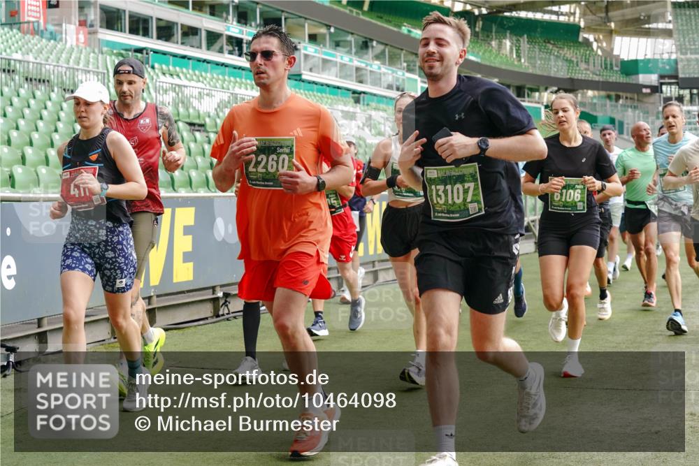 13.09.2026 - 21. swb-Marathon Bremen Michael Burmester http://msf.ph/oto/10464098 13.09.2026 12:56:06 Laufen im Stadion 201, 205, 307, 388, 411, 431, 465, 495, 655, 769, 854, 876, 913, 926, 948, 1058, 1130, 1197, 1390, 1537, 1599, 1601, 1645, 1750, 1972, 2001, 2040, 2122, 2125, 2234, 2251, 2260, 2319, 2383, 2390, 2473, 2474, 2535, 2604, 2634, 2671, 2733, 2761, 2812, 2922, 2948, 3057, 3119, 3134, 3175, 3192, 3202, 3241, 3246, 3290, 3346, 3348, 3356, 3411, 3458, 3508, 3706, 3716, 3813, 3836, 4135, 4137, 4171, 4413, 4455, 4479, 4733, 5277, 5430, 5530, 6106, 2498, 3085 meine-sportfotos.de