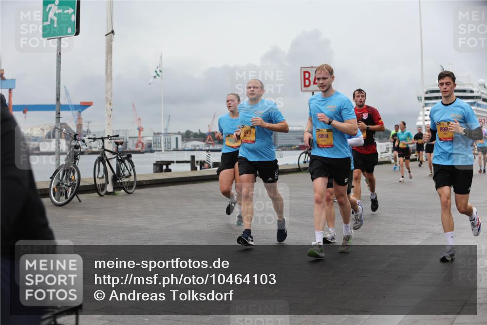 13.09.2026 - Kiel Lauf Andreas Tolksdorf http://msf.ph/oto/10464103 13.09.2026 12:04:38 Kiellinie 1394, 8894, 8900, 3 meine-sportfotos.de