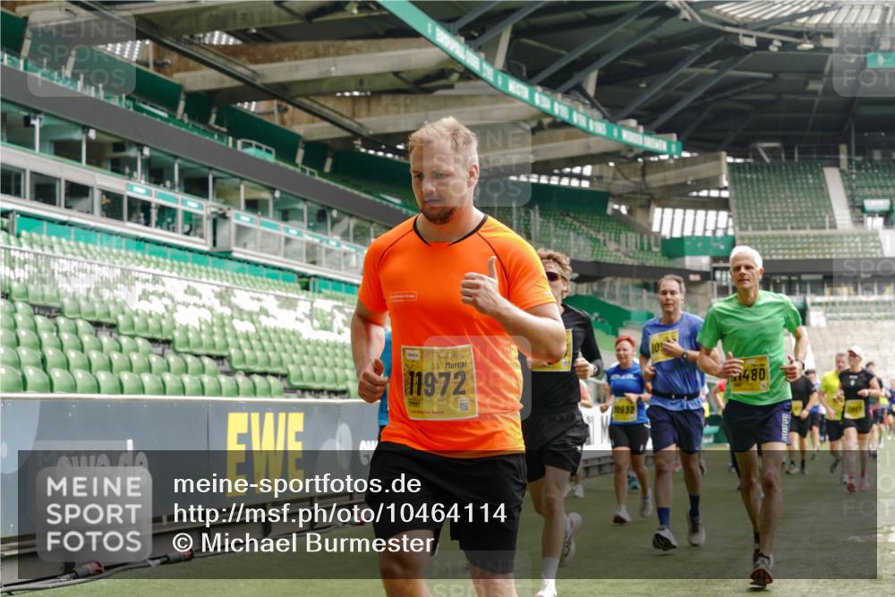 13.09.2026 - 21. swb-Marathon Bremen Michael Burmester http://msf.ph/oto/10464114 13.09.2026 10:35:06 Laufen im Stadion 10018, 10093, 10144, 10147, 10152, 10157, 10173, 10175, 10177, 10181, 10182, 10185, 10195, 10240, 10245, 10254, 10297, 10309, 10355, 10356, 10357, 10367, 10368, 10369, 10377, 10409, 10415, 10427, 10428, 10460, 10477, 10485, 10492, 10528, 10559, 10604, 10617, 10636, 10639, 10668, 10669, 10677, 10691, 10699, 10700, 10715, 10772, 10787, 10828, 10857, 10914, 10928, 11126, 11162, 11343, 11803, 11965, 10146, 10222 meine-sportfotos.de