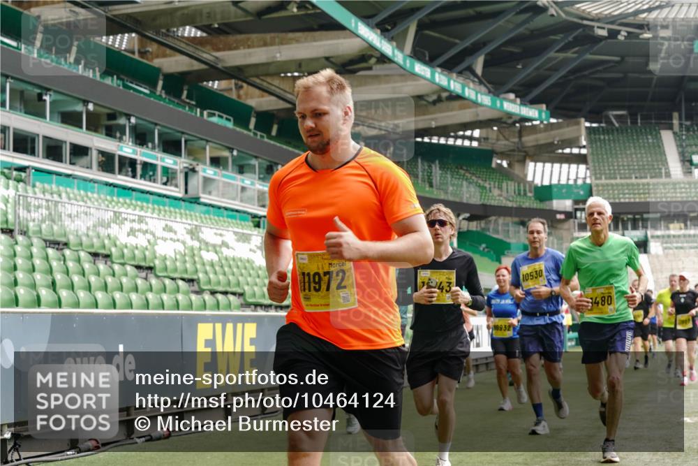 13.09.2026 - 21. swb-Marathon Bremen Michael Burmester http://msf.ph/oto/10464124 13.09.2026 10:35:06 Laufen im Stadion 10018, 10093, 10144, 10147, 10152, 10157, 10173, 10175, 10177, 10181, 10182, 10185, 10195, 10240, 10245, 10254, 10297, 10309, 10355, 10356, 10357, 10367, 10368, 10369, 10377, 10409, 10415, 10427, 10428, 10460, 10477, 10485, 10492, 10528, 10559, 10604, 10617, 10636, 10639, 10668, 10669, 10677, 10691, 10699, 10700, 10715, 10772, 10787, 10828, 10857, 10914, 10928, 11126, 11162, 11343, 11803, 11965, 10146, 10222 meine-sportfotos.de