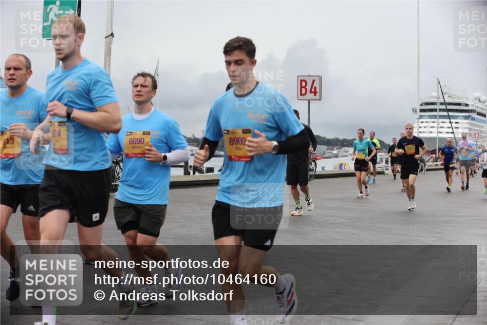 13.09.2026 - Kiel Lauf Andreas Tolksdorf http://msf.ph/oto/10464160 13.09.2026 12:04:39 Kiellinie 7, 8864, 913, 6090, 8900, 4, 3 meine-sportfotos.de