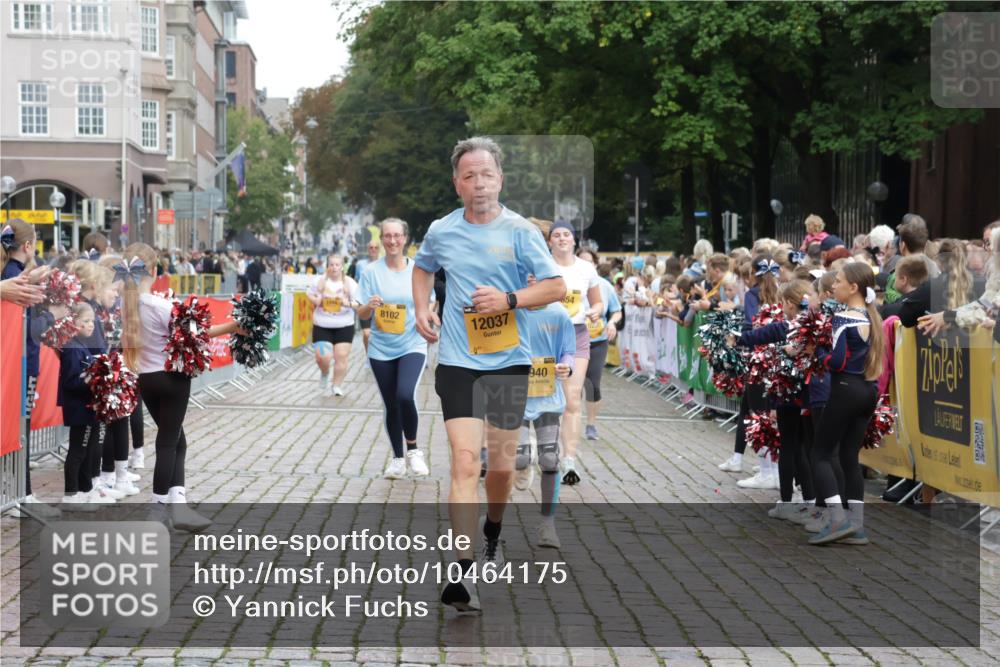 13.09.2026 - Kiel Lauf Yannick Fuchs http://msf.ph/oto/10464175 13.09.2026 09:56:28 Ziel 791, 2949, 5654, 5940, 6968, 8102, 9115, 10230, 12037, 50, 51, 1176, 1961, 3228, 3229, 4388, 5056, 6172, 6515, 8521, 8832, 10248, 10267, 10787, 11357, 11385, 11790, 11886, 12735, 12736, 12752, 1746, 1774, 2655, 4641, 4643, 7509, 7548, 10206, 12072, 1589, 2227, 4121, 4174, 5056, 8248, 8521, 8976, 9226, 9399, 12463 meine-sportfotos.de