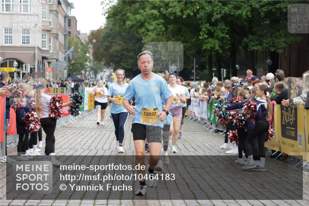 13.09.2026 - Kiel Lauf Yannick Fuchs http://msf.ph/oto/10464183 13.09.2026 09:56:28 Ziel 791, 2949, 5654, 5940, 6968, 8102, 9115, 10230, 12037, 50, 51, 1176, 1961, 3228, 3229, 4388, 5056, 6172, 6515, 8521, 8832, 10248, 10267, 10787, 11357, 11385, 11790, 11886, 12735, 12736, 12752, 1746, 1774, 2655, 4641, 4643, 7509, 7548, 10206, 12072, 1589, 2227, 4121, 4174, 5056, 8248, 8521, 8976, 9226, 9399, 12463 meine-sportfotos.de