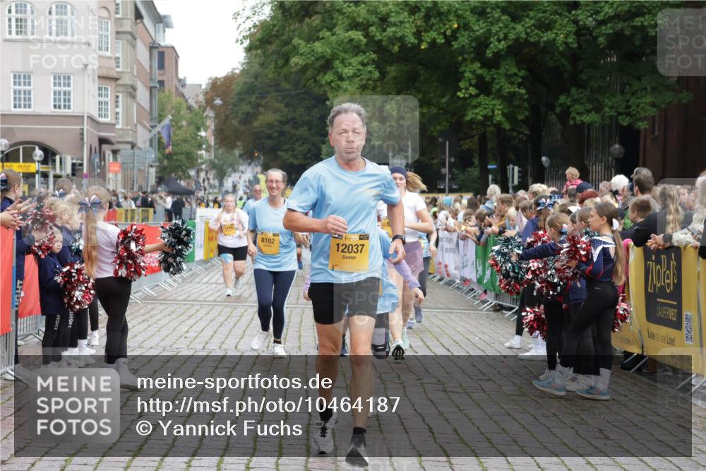 13.09.2026 - Kiel Lauf Yannick Fuchs http://msf.ph/oto/10464187 13.09.2026 09:56:28 Ziel 791, 2949, 5654, 5940, 6968, 8102, 9115, 10230, 12037, 50, 51, 1176, 1961, 3228, 3229, 4388, 5056, 6172, 6515, 8521, 8832, 10248, 10267, 10787, 11357, 11385, 11790, 11886, 12735, 12736, 12752, 1746, 1774, 2655, 4641, 4643, 7509, 7548, 10206, 12072, 1589, 2227, 4121, 4174, 5056, 8248, 8521, 8976, 9226, 9399, 12463 meine-sportfotos.de