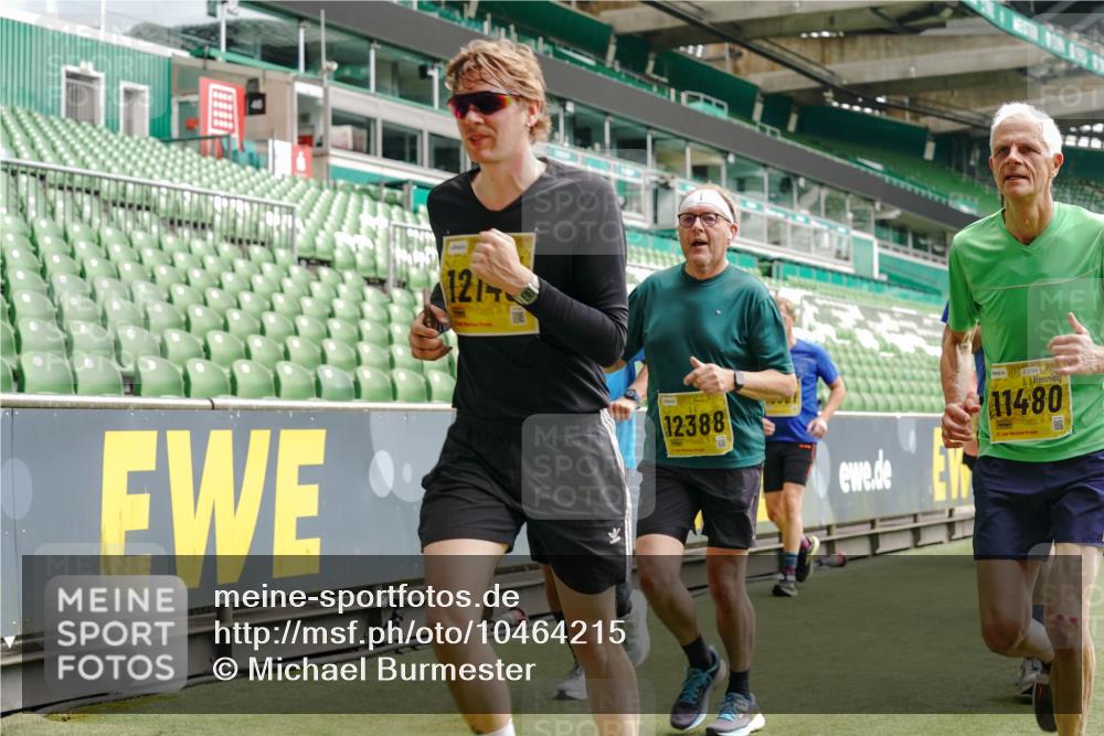 13.09.2026 - 21. swb-Marathon Bremen Michael Burmester http://msf.ph/oto/10464215 13.09.2026 10:35:08 Laufen im Stadion 10093, 10144, 10147, 10152, 10157, 10173, 10175, 10177, 10181, 10182, 10185, 10195, 10240, 10245, 10254, 10309, 10355, 10356, 10357, 10367, 10368, 10369, 10377, 10409, 10415, 10427, 10460, 10473, 10477, 10485, 10492, 10528, 10559, 10604, 10617, 10636, 10639, 10668, 10669, 10677, 10691, 10699, 10700, 10715, 10772, 10787, 10828, 10857, 10914, 10928, 11126, 11162, 11343, 11803, 11965, 10146, 10222 meine-sportfotos.de