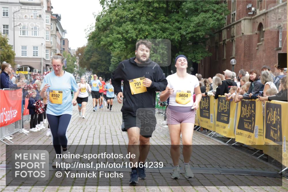 13.09.2026 - Kiel Lauf Yannick Fuchs http://msf.ph/oto/10464239 13.09.2026 09:56:32 Ziel 791, 1774, 5654, 5940, 6968, 8102, 10230, 12037, 50, 51, 1176, 1961, 2949, 3228, 3229, 4388, 6172, 6515, 6968, 8832, 9115, 10248, 10267, 10787, 11357, 11385, 11790, 11886, 12735, 12736, 12752, 1746, 2655, 4641, 4643, 5938, 7509, 7548, 10206, 12072, 1176, 1589, 2227, 5056, 8248, 8521, 9399, 10248, 10267, 11886, 12463 meine-sportfotos.de