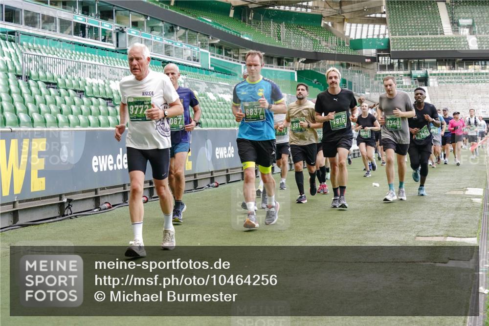 13.09.2026 - 21. swb-Marathon Bremen Michael Burmester http://msf.ph/oto/10464256 13.09.2026 13:12:57 Laufen im Stadion 118, 183, 270, 278, 349, 514, 576, 600, 695, 702, 703, 843, 933, 950, 1005, 1113, 1143, 1226, 1286, 1334, 1426, 1435, 1596, 1641, 1849, 1851, 1936, 1991, 2005, 2079, 2248, 2264, 2336, 2353, 2375, 2377, 2387, 2398, 2426, 2439, 2461, 2478, 2505, 2612, 2659, 2665, 2673, 2684, 2765, 2773, 2792, 2815, 2816, 2822, 2850, 2860, 2884, 2895, 2907, 2921, 2963, 2966, 2972, 2975, 2976, 3016, 3027, 3079, 3082, 3143, 3155, 3253, 3277, 3293, 3308, 3313, 3328, 3349, 3434 meine-sportfotos.de