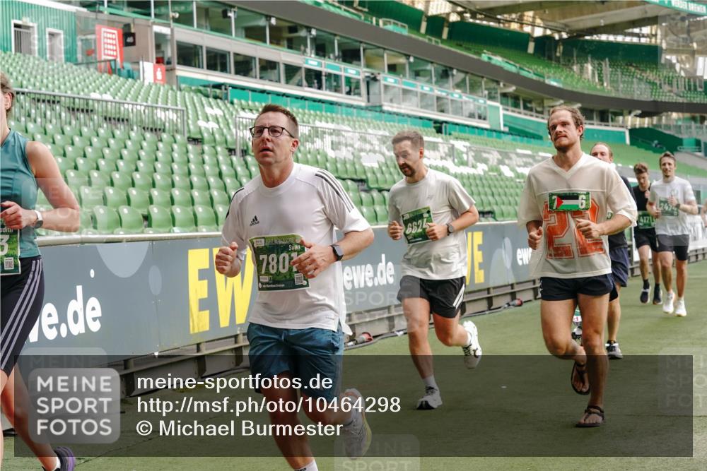 13.09.2026 - 21. swb-Marathon Bremen Michael Burmester http://msf.ph/oto/10464298 13.09.2026 12:56:11 Laufen im Stadion 205, 307, 388, 411, 431, 465, 495, 655, 769, 854, 857, 876, 913, 926, 948, 1058, 1130, 1197, 1390, 1537, 1599, 1601, 1645, 1750, 1972, 2001, 2040, 2122, 2125, 2234, 2251, 2260, 2319, 2383, 2473, 2474, 2535, 2604, 2634, 2671, 2761, 2812, 2922, 2948, 3057, 3119, 3134, 3175, 3192, 3202, 3246, 3290, 3346, 3348, 3411, 3458, 3508, 3706, 3716, 3813, 3836, 4135, 4137, 4171, 4413, 4455, 4479, 4733, 5277, 5430, 5530, 6106, 2498, 3085 meine-sportfotos.de