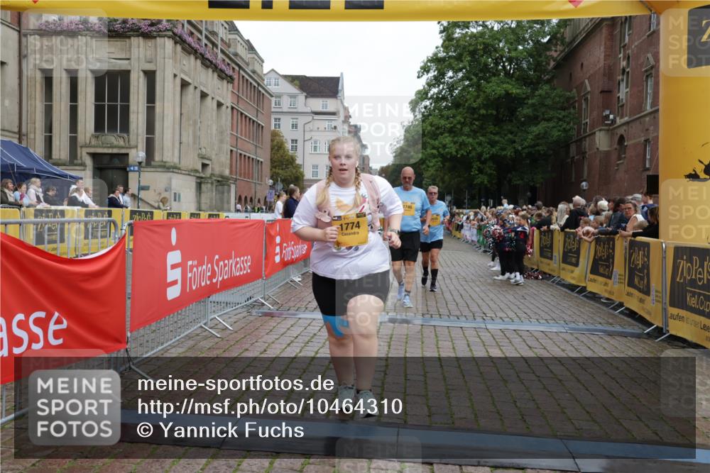 13.09.2026 - Kiel Lauf Yannick Fuchs http://msf.ph/oto/10464310 13.09.2026 09:56:40 Ziel 1746, 1774, 2655, 7509, 7548, 10206, 10230, 12072, 50, 51, 791, 1961, 2949, 3228, 3229, 4388, 5654, 5940, 6172, 6515, 6968, 8102, 8832, 9115, 10787, 11357, 11385, 11790, 12037, 12735, 12736, 12752, 3684, 4641, 4643, 5938, 8599, 8824, 9692, 12580, 1176, 1961, 4388, 10248, 10267, 10787, 11385, 11886 meine-sportfotos.de