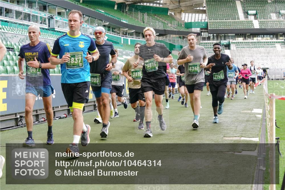 13.09.2026 - 21. swb-Marathon Bremen Michael Burmester http://msf.ph/oto/10464314 13.09.2026 13:12:58 Laufen im Stadion 118, 183, 270, 278, 349, 514, 576, 600, 695, 702, 703, 843, 933, 950, 1005, 1113, 1143, 1226, 1286, 1334, 1426, 1435, 1596, 1641, 1849, 1851, 1936, 1991, 2005, 2079, 2248, 2264, 2336, 2353, 2375, 2377, 2387, 2398, 2426, 2439, 2461, 2478, 2505, 2612, 2659, 2665, 2673, 2684, 2765, 2773, 2792, 2815, 2816, 2822, 2850, 2860, 2884, 2895, 2907, 2921, 2963, 2966, 2972, 2975, 2976, 3016, 3027, 3079, 3082, 3143, 3155, 3253, 3277, 3293, 3308, 3313, 3328, 3349, 3434 meine-sportfotos.de