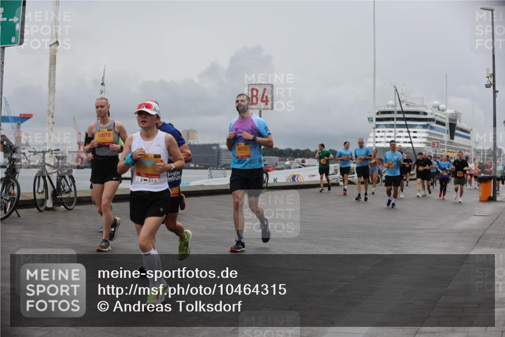 13.09.2026 - Kiel Lauf Andreas Tolksdorf http://msf.ph/oto/10464315 13.09.2026 12:04:47 Kiellinie 10819, 9053, 4, 3 meine-sportfotos.de