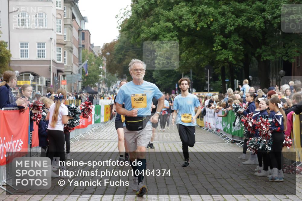 13.09.2026 - Kiel Lauf Yannick Fuchs http://msf.ph/oto/10464374 13.09.2026 09:56:56 Ziel 3684, 4641, 4643, 5938, 8599, 8824, 9692, 12580, 791, 1746, 1774, 2655, 5654, 5940, 6968, 7509, 7548, 8102, 10206, 10230, 12037, 12072, 130, 2486, 4097, 4568, 4631, 5468, 11042, 2949, 6968, 9115 meine-sportfotos.de