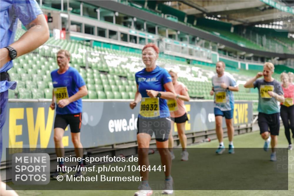 13.09.2026 - 21. swb-Marathon Bremen Michael Burmester http://msf.ph/oto/10464441 13.09.2026 10:35:10 Laufen im Stadion 10093, 10144, 10147, 10152, 10157, 10173, 10175, 10177, 10181, 10182, 10185, 10195, 10240, 10245, 10254, 10306, 10309, 10355, 10356, 10357, 10367, 10368, 10369, 10377, 10409, 10415, 10427, 10460, 10473, 10477, 10485, 10492, 10528, 10559, 10604, 10617, 10636, 10639, 10668, 10669, 10671, 10672, 10677, 10691, 10699, 10700, 10715, 10772, 10787, 10828, 10857, 10914, 10928, 11126, 11162, 11343, 11803, 11965, 10146, 10222 meine-sportfotos.de