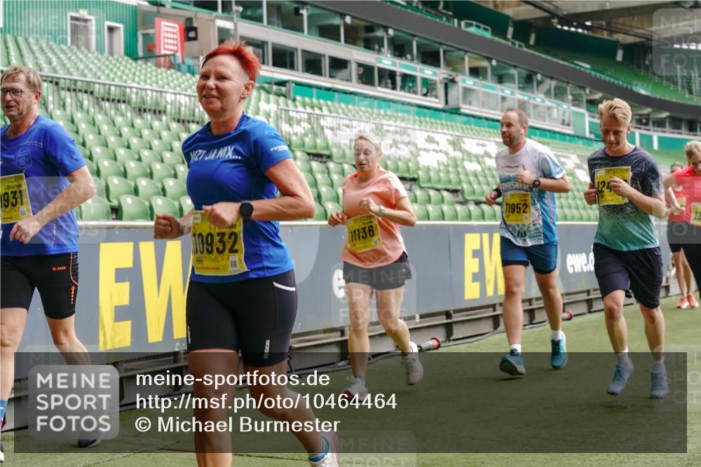 13.09.2026 - 21. swb-Marathon Bremen Michael Burmester http://msf.ph/oto/10464464 13.09.2026 10:35:11 Laufen im Stadion 10093, 10144, 10147, 10152, 10157, 10173, 10175, 10177, 10181, 10182, 10185, 10195, 10240, 10245, 10254, 10306, 10309, 10355, 10356, 10357, 10367, 10368, 10369, 10377, 10409, 10415, 10427, 10460, 10473, 10477, 10485, 10492, 10528, 10559, 10604, 10617, 10636, 10639, 10668, 10669, 10671, 10672, 10677, 10691, 10699, 10700, 10715, 10772, 10828, 10857, 10914, 10928, 11126, 11162, 11343, 11803, 11965, 10146, 10222 meine-sportfotos.de
