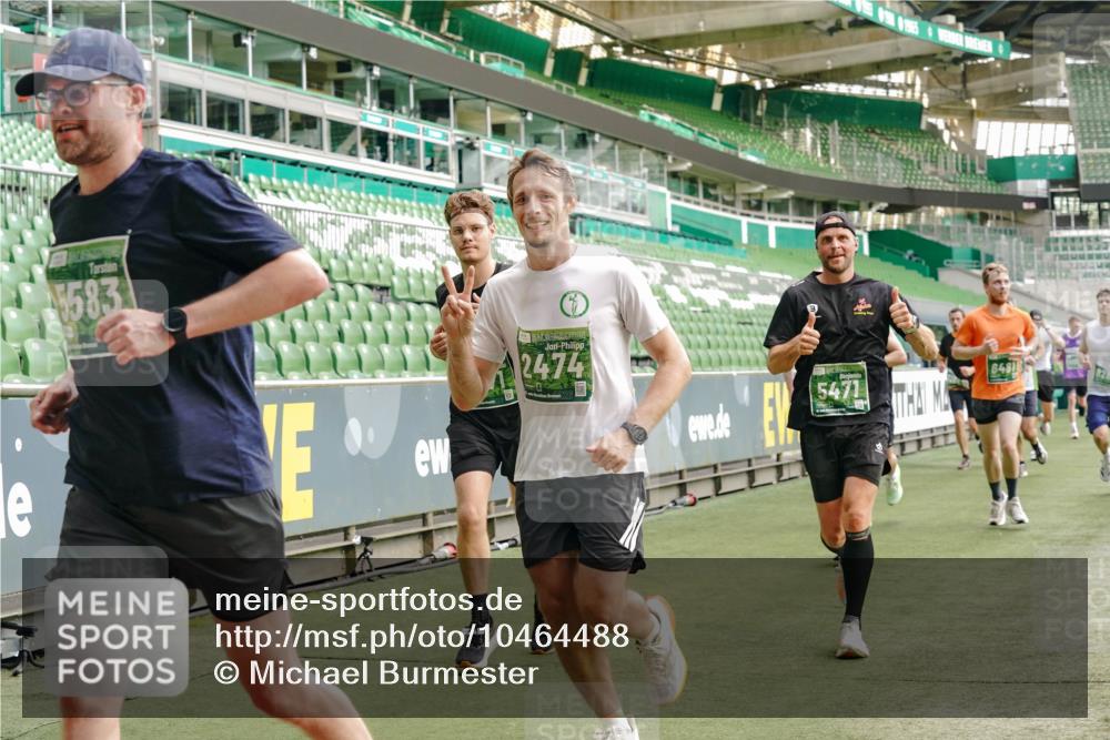 13.09.2026 - 21. swb-Marathon Bremen Michael Burmester http://msf.ph/oto/10464488 13.09.2026 12:56:14 Laufen im Stadion 205, 307, 388, 411, 431, 465, 495, 655, 769, 854, 857, 876, 913, 926, 948, 1058, 1130, 1197, 1390, 1537, 1599, 1601, 1645, 1750, 1972, 2001, 2040, 2122, 2125, 2234, 2251, 2260, 2319, 2383, 2473, 2474, 2535, 2604, 2634, 2640, 2671, 2761, 2812, 2948, 3057, 3078, 3119, 3134, 3175, 3192, 3202, 3246, 3290, 3346, 3348, 3411, 3458, 3508, 3514, 3706, 3716, 3813, 3836, 4135, 4137, 4171, 4413, 4455, 4479, 4733, 5277, 5430, 5530, 6106, 2498, 3085 meine-sportfotos.de