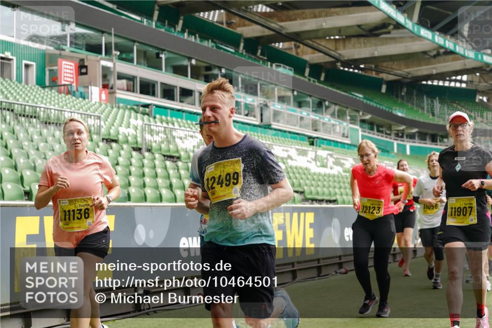13.09.2026 - 21. swb-Marathon Bremen Michael Burmester http://msf.ph/oto/10464501 13.09.2026 10:35:12 Laufen im Stadion 10093, 10144, 10147, 10152, 10157, 10173, 10175, 10177, 10181, 10182, 10185, 10195, 10240, 10245, 10254, 10306, 10309, 10355, 10356, 10357, 10367, 10368, 10369, 10377, 10409, 10415, 10427, 10460, 10473, 10477, 10485, 10492, 10528, 10559, 10604, 10617, 10636, 10639, 10668, 10669, 10671, 10672, 10677, 10691, 10699, 10700, 10715, 10772, 10828, 10857, 10914, 10928, 11126, 11162, 11343, 11803, 11965, 10146, 10222 meine-sportfotos.de
