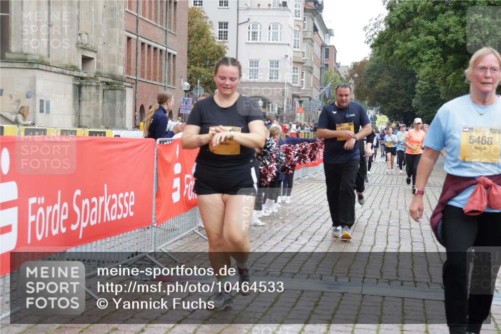 13.09.2026 - Kiel Lauf Yannick Fuchs http://msf.ph/oto/10464533 13.09.2026 09:57:11 Ziel 130, 2486, 4097, 4568, 4631, 5468, 11042, 1746, 2655, 3684, 4641, 4643, 5938, 7509, 7548, 8599, 8824, 9692, 10206, 12072, 12580, 1122, 3114, 5776, 6173, 6243, 6932, 7786, 8103, 8113, 11014, 11095, 11245, 12507, 1746, 1774, 2655, 5654, 8102, 10230, 12072 meine-sportfotos.de
