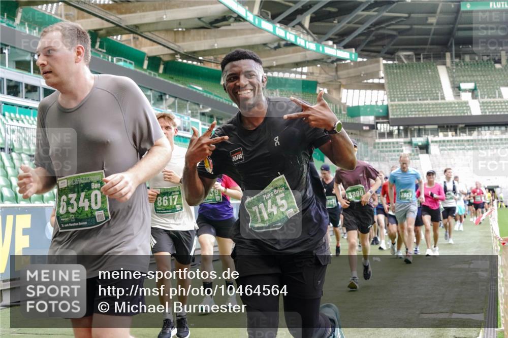 13.09.2026 - 21. swb-Marathon Bremen Michael Burmester http://msf.ph/oto/10464564 13.09.2026 13:13:01 Laufen im Stadion 118, 183, 270, 278, 349, 514, 576, 600, 695, 702, 703, 843, 933, 950, 1005, 1113, 1143, 1226, 1286, 1334, 1426, 1435, 1596, 1641, 1849, 1851, 1936, 1991, 2005, 2035, 2079, 2248, 2264, 2336, 2375, 2377, 2387, 2398, 2426, 2439, 2457, 2461, 2478, 2505, 2612, 2659, 2665, 2673, 2684, 2765, 2773, 2792, 2815, 2816, 2822, 2850, 2860, 2884, 2895, 2907, 2921, 2963, 2966, 2972, 2975, 2976, 3016, 3027, 3079, 3143, 3155, 3209, 3253, 3277, 3293, 3308, 3313, 3328, 3349, 3434 meine-sportfotos.de