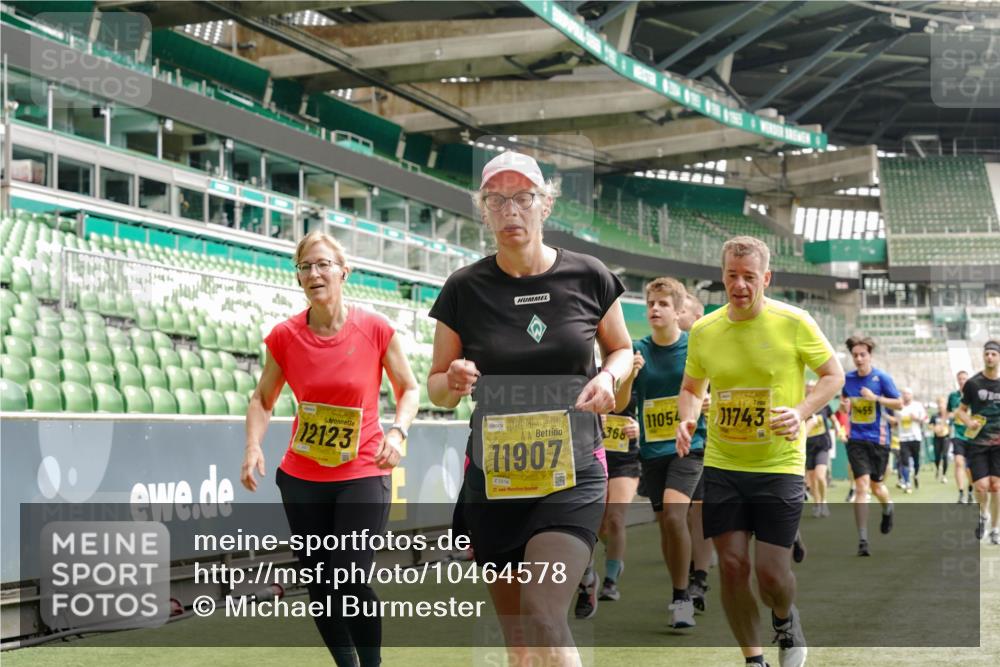 13.09.2026 - 21. swb-Marathon Bremen Michael Burmester http://msf.ph/oto/10464578 13.09.2026 10:35:13 Laufen im Stadion 10093, 10144, 10147, 10152, 10157, 10173, 10175, 10177, 10181, 10182, 10185, 10195, 10240, 10245, 10254, 10306, 10309, 10355, 10356, 10357, 10367, 10368, 10369, 10377, 10409, 10415, 10427, 10460, 10473, 10477, 10485, 10492, 10528, 10559, 10604, 10617, 10636, 10639, 10668, 10669, 10671, 10672, 10677, 10691, 10699, 10700, 10715, 10772, 10828, 10857, 10914, 10928, 11126, 11162, 11343, 11803, 11965, 10146, 10222 meine-sportfotos.de