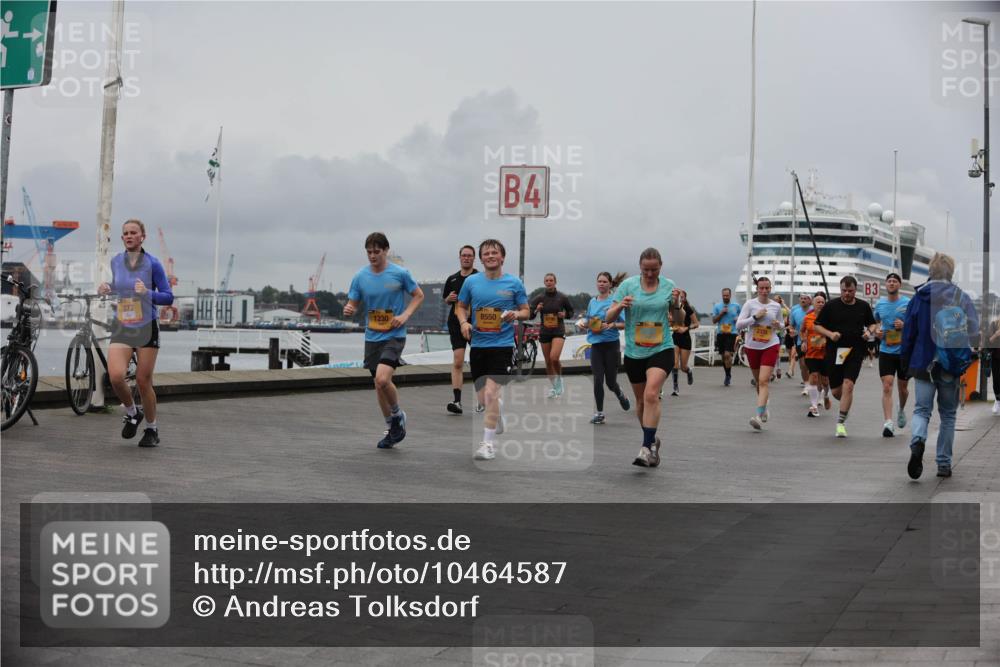 13.09.2026 - Kiel Lauf Andreas Tolksdorf http://msf.ph/oto/10464587 13.09.2026 12:04:59 Kiellinie 377, 1230, 8550, 4, 3 meine-sportfotos.de