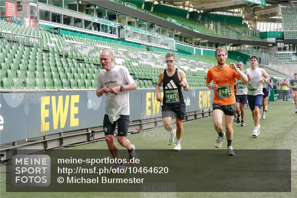 13.09.2026 - 21. swb-Marathon Bremen Michael Burmester http://msf.ph/oto/10464620 13.09.2026 12:56:16 Laufen im Stadion 205, 307, 388, 411, 431, 465, 495, 655, 769, 854, 857, 876, 913, 926, 948, 1058, 1130, 1197, 1390, 1537, 1599, 1601, 1645, 1750, 1972, 2001, 2040, 2122, 2125, 2234, 2251, 2260, 2319, 2383, 2473, 2474, 2535, 2604, 2634, 2640, 2671, 2761, 2812, 2948, 3057, 3078, 3119, 3134, 3175, 3192, 3202, 3246, 3290, 3346, 3348, 3411, 3450, 3458, 3508, 3514, 3634, 3706, 3716, 3813, 3836, 4135, 4137, 4171, 4413, 4455, 4479, 4733, 5277, 5430, 5530, 6106, 2498, 3085 meine-sportfotos.de