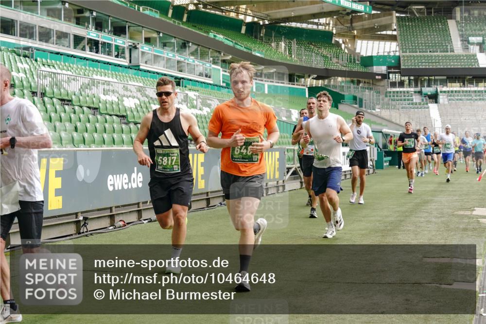 13.09.2026 - 21. swb-Marathon Bremen Michael Burmester http://msf.ph/oto/10464648 13.09.2026 12:56:16 Laufen im Stadion 205, 307, 388, 411, 431, 465, 495, 655, 769, 854, 857, 876, 913, 926, 948, 1058, 1130, 1197, 1390, 1537, 1599, 1601, 1645, 1750, 1972, 2001, 2040, 2122, 2125, 2234, 2251, 2260, 2319, 2383, 2473, 2474, 2535, 2604, 2634, 2640, 2671, 2761, 2812, 2948, 3057, 3078, 3119, 3134, 3175, 3192, 3202, 3246, 3290, 3346, 3348, 3411, 3450, 3458, 3508, 3514, 3634, 3706, 3716, 3813, 3836, 4135, 4137, 4171, 4413, 4455, 4479, 4733, 5277, 5430, 5530, 6106, 2498, 3085 meine-sportfotos.de