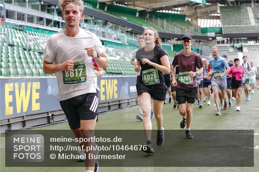 13.09.2026 - 21. swb-Marathon Bremen Michael Burmester http://msf.ph/oto/10464676 13.09.2026 13:13:02 Laufen im Stadion 118, 183, 270, 278, 349, 514, 576, 600, 695, 702, 703, 843, 933, 950, 1005, 1113, 1143, 1226, 1286, 1334, 1426, 1435, 1596, 1641, 1849, 1851, 1936, 1991, 2005, 2035, 2079, 2248, 2264, 2336, 2375, 2377, 2387, 2398, 2426, 2439, 2457, 2461, 2478, 2505, 2612, 2659, 2665, 2673, 2684, 2693, 2765, 2773, 2792, 2815, 2816, 2822, 2850, 2860, 2884, 2895, 2921, 2963, 2966, 2972, 2975, 3016, 3027, 3079, 3111, 3143, 3155, 3209, 3253, 3277, 3293, 3304, 3308, 3313, 3328, 3349, 3434 meine-sportfotos.de