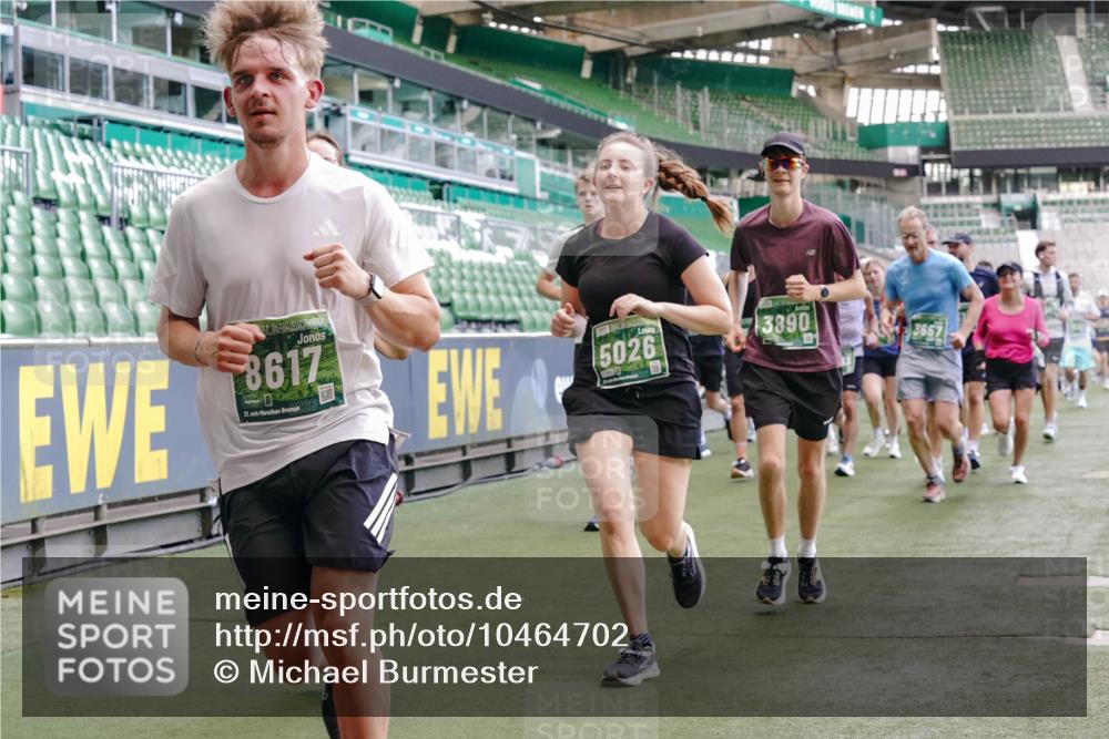 13.09.2026 - 21. swb-Marathon Bremen Michael Burmester http://msf.ph/oto/10464702 13.09.2026 13:13:03 Laufen im Stadion 118, 183, 270, 278, 349, 514, 576, 600, 695, 702, 703, 843, 933, 950, 1005, 1113, 1143, 1226, 1286, 1334, 1426, 1435, 1596, 1641, 1849, 1851, 1936, 1991, 2005, 2035, 2079, 2248, 2264, 2336, 2375, 2377, 2387, 2398, 2426, 2439, 2457, 2461, 2478, 2505, 2612, 2659, 2665, 2673, 2684, 2693, 2765, 2773, 2792, 2815, 2816, 2822, 2850, 2860, 2884, 2895, 2921, 2963, 2966, 2972, 2975, 3016, 3027, 3079, 3111, 3143, 3155, 3209, 3253, 3277, 3293, 3304, 3308, 3313, 3328, 3349, 3434 meine-sportfotos.de