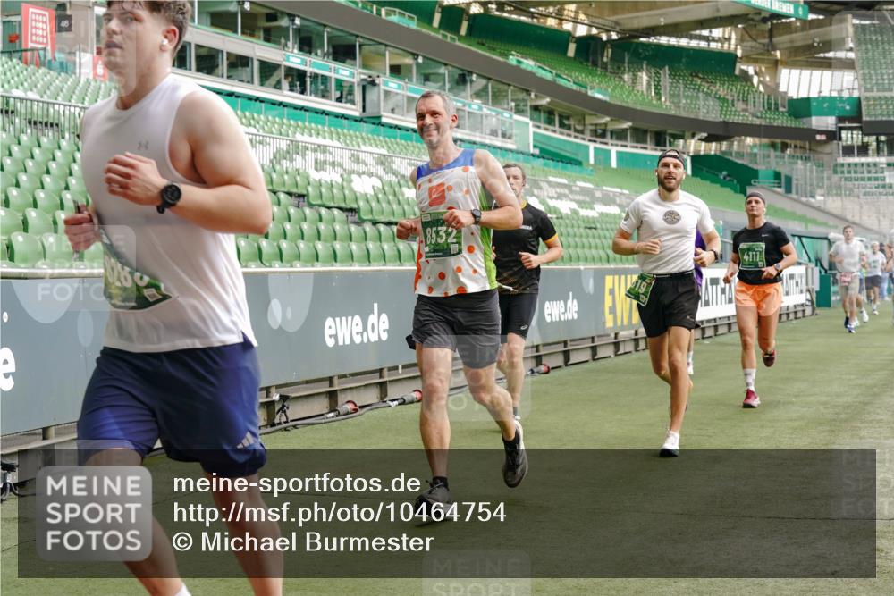 13.09.2026 - 21. swb-Marathon Bremen Michael Burmester http://msf.ph/oto/10464754 13.09.2026 12:56:19 Laufen im Stadion 205, 307, 388, 411, 431, 465, 495, 655, 769, 854, 857, 876, 913, 926, 948, 1058, 1130, 1197, 1390, 1537, 1599, 1601, 1645, 1750, 1972, 2001, 2040, 2122, 2125, 2234, 2251, 2260, 2319, 2383, 2473, 2493, 2535, 2604, 2634, 2640, 2671, 2761, 2812, 2948, 3057, 3078, 3119, 3175, 3192, 3202, 3246, 3290, 3346, 3348, 3411, 3450, 3458, 3508, 3514, 3634, 3706, 3716, 3760, 3813, 3836, 4135, 4137, 4171, 4413, 4455, 4479, 4733, 5277, 5430, 5530, 6106, 2498, 3085 meine-sportfotos.de