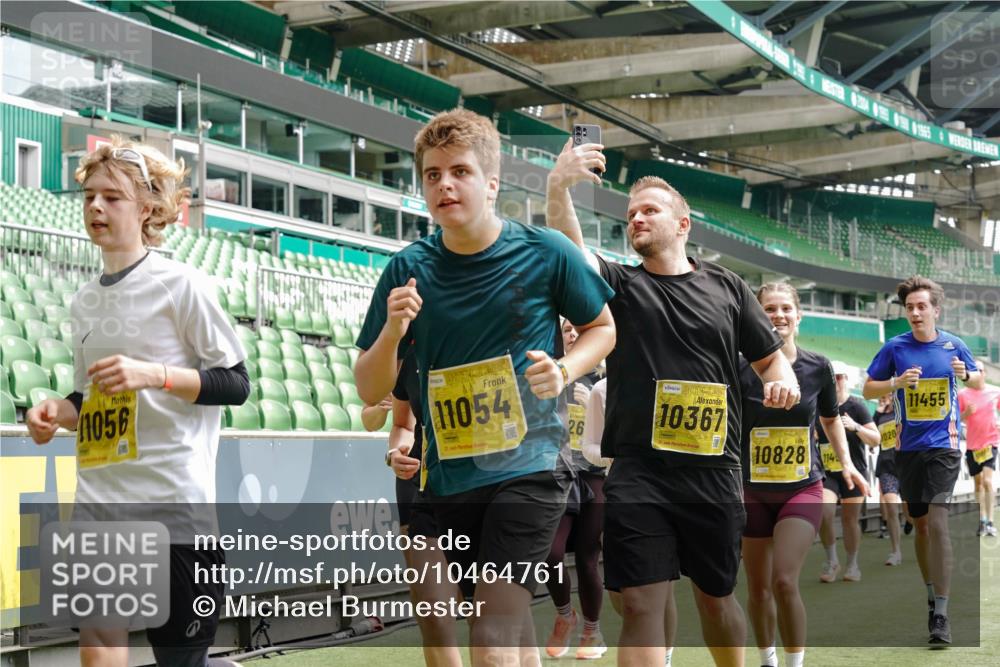 13.09.2026 - 21. swb-Marathon Bremen Michael Burmester http://msf.ph/oto/10464761 13.09.2026 10:35:15 Laufen im Stadion 10093, 10144, 10147, 10152, 10157, 10173, 10175, 10177, 10181, 10182, 10185, 10195, 10240, 10245, 10254, 10306, 10309, 10355, 10356, 10357, 10367, 10368, 10369, 10377, 10409, 10415, 10427, 10460, 10473, 10477, 10485, 10492, 10528, 10559, 10604, 10617, 10636, 10639, 10668, 10669, 10671, 10672, 10677, 10699, 10700, 10715, 10828, 10857, 10914, 10928, 11126, 11162, 11343, 11803, 11965, 10146, 10222 meine-sportfotos.de