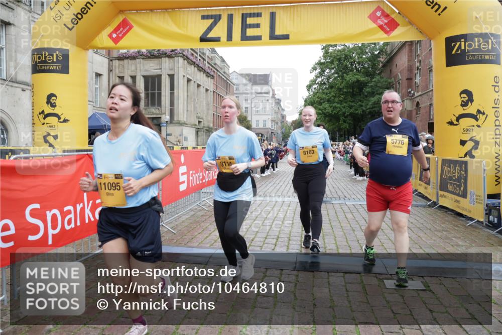 13.09.2026 - Kiel Lauf Yannick Fuchs http://msf.ph/oto/10464810 13.09.2026 09:57:26 Ziel 1122, 3114, 5776, 6173, 6243, 6932, 7786, 8103, 8113, 11014, 11095, 11245, 12507, 130, 2486, 3684, 4097, 4568, 4631, 5468, 8599, 8824, 9692, 11042, 12580, 818, 1296, 3317, 3427, 4567, 4808, 6735, 7358, 7359, 8853, 9998, 10943, 4641, 4643, 5938, 7509, 7548 meine-sportfotos.de