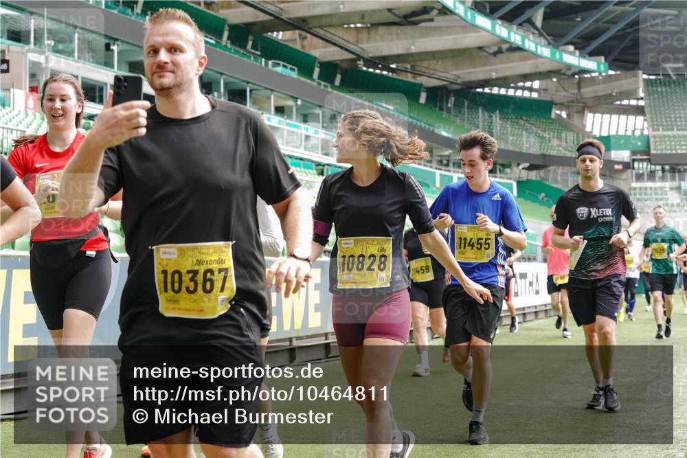 13.09.2026 - 21. swb-Marathon Bremen Michael Burmester http://msf.ph/oto/10464811 13.09.2026 10:35:16 Laufen im Stadion 10093, 10144, 10147, 10152, 10157, 10173, 10175, 10177, 10181, 10182, 10185, 10195, 10240, 10245, 10254, 10263, 10306, 10309, 10355, 10356, 10357, 10367, 10368, 10369, 10377, 10409, 10415, 10427, 10460, 10473, 10477, 10481, 10485, 10492, 10528, 10559, 10604, 10617, 10636, 10639, 10668, 10669, 10671, 10672, 10677, 10699, 10700, 10715, 10828, 10857, 10914, 10928, 11126, 11162, 11343, 11803, 11965, 10146, 10222 meine-sportfotos.de