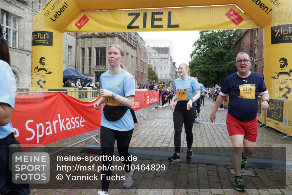 13.09.2026 - Kiel Lauf Yannick Fuchs http://msf.ph/oto/10464829 13.09.2026 09:57:26 Ziel 1122, 3114, 5776, 6173, 6243, 6932, 7786, 8103, 8113, 11014, 11095, 11245, 12507, 130, 2486, 3684, 4097, 4568, 4631, 5468, 8599, 8824, 9692, 11042, 12580, 818, 1296, 3317, 3427, 4567, 4808, 6735, 7358, 7359, 8853, 9998, 10943, 4641, 4643, 5938, 7509, 7548 meine-sportfotos.de