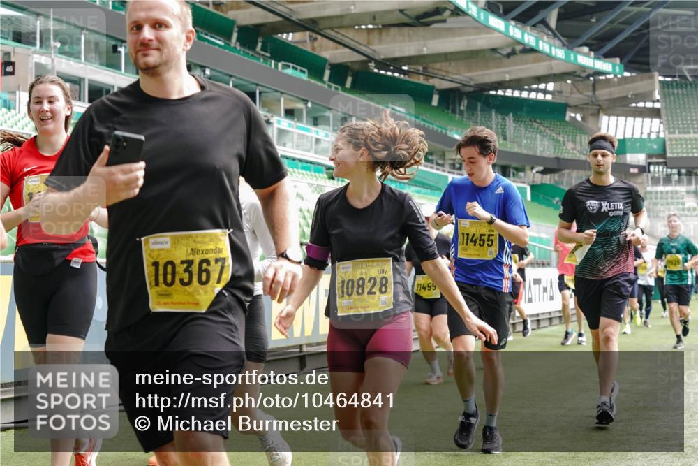 13.09.2026 - 21. swb-Marathon Bremen Michael Burmester http://msf.ph/oto/10464841 13.09.2026 10:35:17 Laufen im Stadion 10093, 10144, 10147, 10152, 10157, 10173, 10175, 10177, 10181, 10182, 10185, 10195, 10240, 10245, 10254, 10263, 10306, 10309, 10355, 10356, 10357, 10367, 10368, 10369, 10377, 10409, 10415, 10427, 10460, 10473, 10477, 10481, 10485, 10492, 10528, 10559, 10604, 10617, 10636, 10639, 10668, 10669, 10671, 10672, 10677, 10699, 10700, 10715, 10828, 10857, 10914, 10928, 11126, 11162, 11343, 11803, 11965, 10146, 10222 meine-sportfotos.de