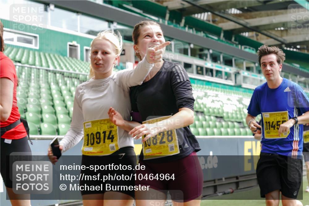 13.09.2026 - 21. swb-Marathon Bremen Michael Burmester http://msf.ph/oto/10464964 13.09.2026 10:35:18 Laufen im Stadion 10093, 10144, 10147, 10152, 10157, 10173, 10175, 10177, 10181, 10182, 10185, 10195, 10240, 10245, 10254, 10263, 10306, 10309, 10355, 10356, 10357, 10367, 10368, 10369, 10377, 10409, 10415, 10427, 10460, 10473, 10477, 10481, 10485, 10492, 10528, 10559, 10604, 10617, 10636, 10639, 10668, 10669, 10671, 10672, 10677, 10699, 10700, 10715, 10828, 10857, 10914, 10928, 11126, 11162, 11343, 11803, 11965, 10146, 10222 meine-sportfotos.de
