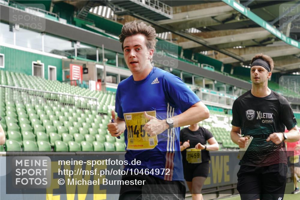 13.09.2026 - 21. swb-Marathon Bremen Michael Burmester http://msf.ph/oto/10464972 13.09.2026 10:35:18 Laufen im Stadion 10093, 10144, 10147, 10152, 10157, 10173, 10175, 10177, 10181, 10182, 10185, 10195, 10240, 10245, 10254, 10263, 10306, 10309, 10355, 10356, 10357, 10367, 10368, 10369, 10377, 10409, 10415, 10427, 10460, 10473, 10477, 10481, 10485, 10492, 10528, 10559, 10604, 10617, 10636, 10639, 10668, 10669, 10671, 10672, 10677, 10699, 10700, 10715, 10828, 10857, 10914, 10928, 11126, 11162, 11343, 11803, 11965, 10146, 10222 meine-sportfotos.de