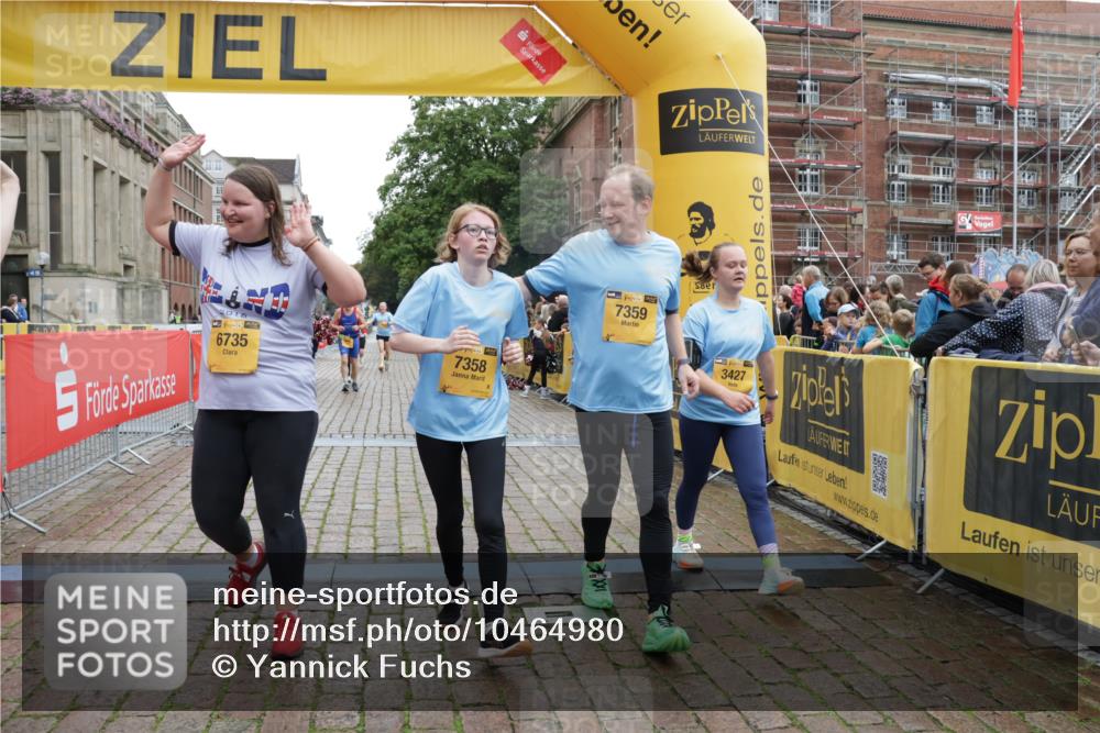 13.09.2026 - Kiel Lauf Yannick Fuchs http://msf.ph/oto/10464980 13.09.2026 09:57:39 Ziel 818, 3317, 3427, 4567, 4808, 6735, 7358, 7359, 8853, 9998, 10943, 130, 1122, 2486, 3114, 4097, 4568, 4631, 5468, 5776, 6173, 6243, 6932, 7786, 8103, 8113, 11014, 11042, 11095, 11245, 12507, 1296, 2406, 5688, 8352, 3684, 5468, 8824, 11042, 12580 meine-sportfotos.de