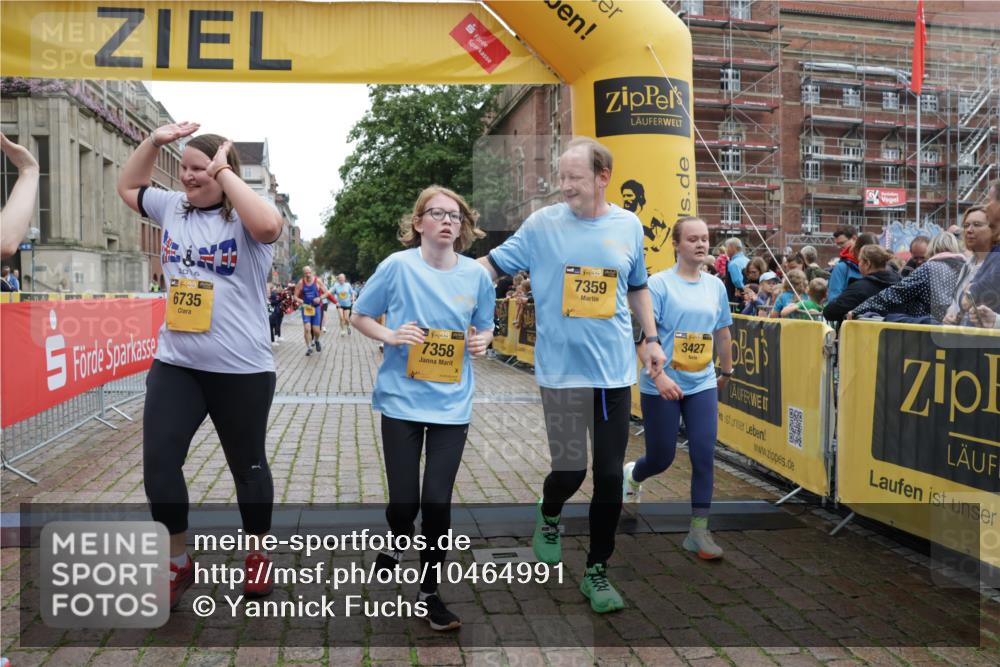 13.09.2026 - Kiel Lauf Yannick Fuchs http://msf.ph/oto/10464991 13.09.2026 09:57:39 Ziel 818, 3317, 3427, 4567, 4808, 6735, 7358, 7359, 8853, 9998, 10943, 130, 1122, 2486, 3114, 4097, 4568, 4631, 5468, 5776, 6173, 6243, 6932, 7786, 8103, 8113, 11014, 11042, 11095, 11245, 12507, 1296, 2406, 5688, 8352, 3684, 5468, 8824, 11042, 12580 meine-sportfotos.de