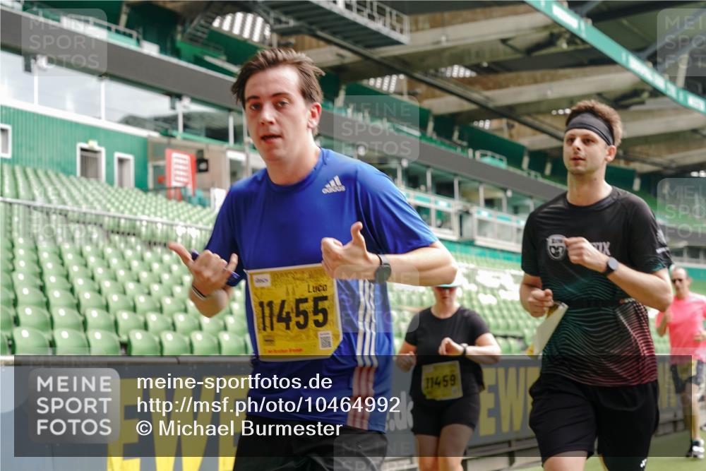 13.09.2026 - 21. swb-Marathon Bremen Michael Burmester http://msf.ph/oto/10464992 13.09.2026 10:35:18 Laufen im Stadion 10093, 10144, 10147, 10152, 10157, 10173, 10175, 10177, 10181, 10182, 10185, 10195, 10240, 10245, 10254, 10263, 10306, 10309, 10355, 10356, 10357, 10367, 10368, 10369, 10377, 10409, 10415, 10427, 10460, 10473, 10477, 10481, 10485, 10492, 10528, 10559, 10604, 10617, 10636, 10639, 10668, 10669, 10671, 10672, 10677, 10699, 10700, 10715, 10828, 10857, 10914, 10928, 11126, 11162, 11343, 11803, 11965, 10146, 10222 meine-sportfotos.de