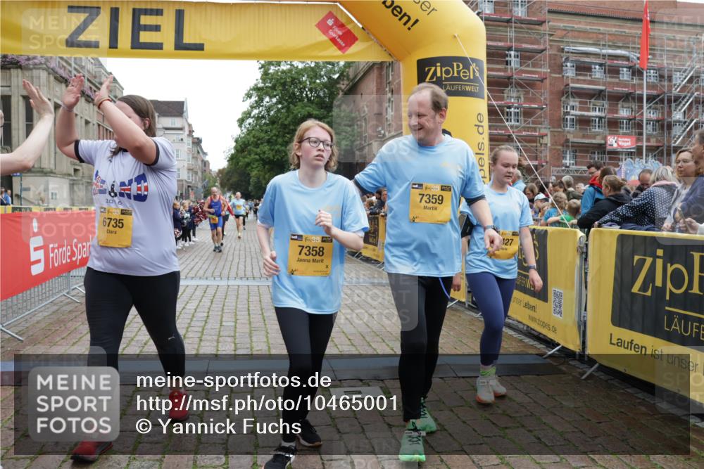13.09.2026 - Kiel Lauf Yannick Fuchs http://msf.ph/oto/10465001 13.09.2026 09:57:39 Ziel 818, 3317, 3427, 4567, 4808, 6735, 7358, 7359, 8853, 9998, 10943, 130, 1122, 2486, 3114, 4097, 4568, 4631, 5468, 5776, 6173, 6243, 6932, 7786, 8103, 8113, 11014, 11042, 11095, 11245, 12507, 1296, 2406, 5688, 8352, 3684, 5468, 8824, 11042, 12580 meine-sportfotos.de